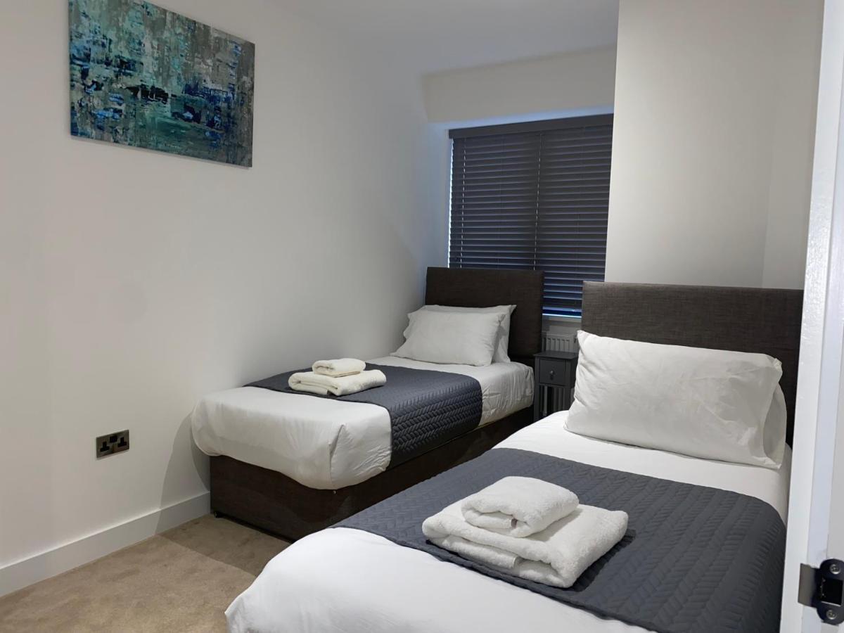 Roomotel - Broadoaks Apartments Solihull Exterior photo